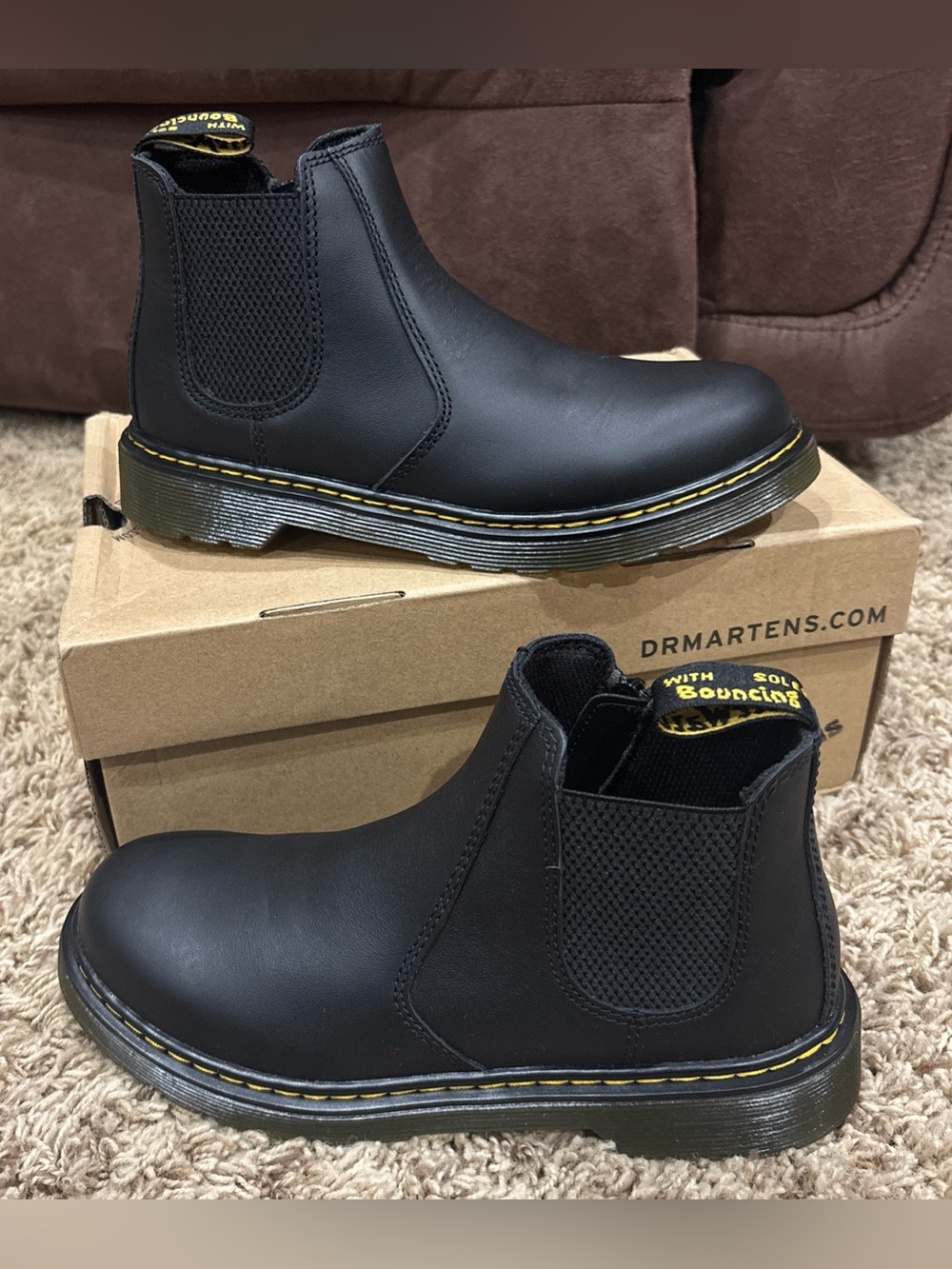 Dr. Martens 2976 Chelsea Boots Black Leather Slip Resistant Boy’s 5 / Girl’s 6
